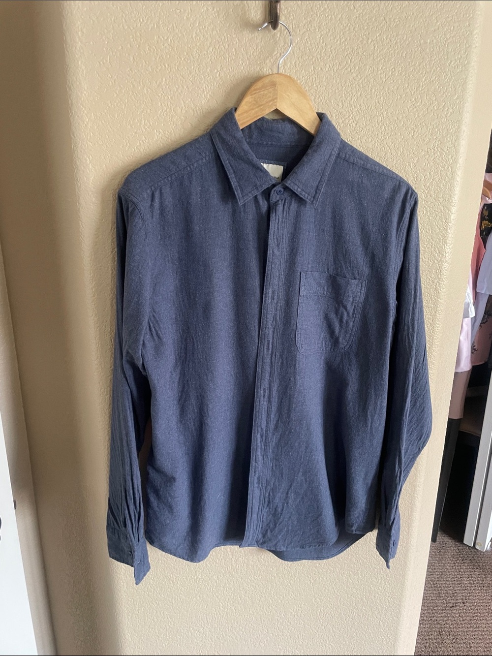 America Eagle Blue Men’s Button-Up Shirt Size M